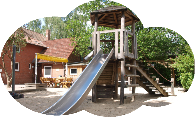 Kletter- und Spielturm